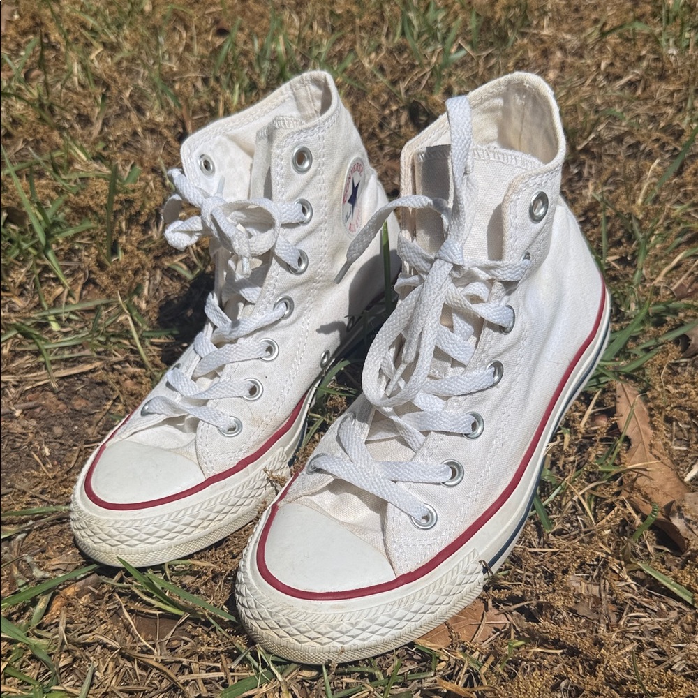 Converse Chuck Taylor All Star high top white shoes Size 6 women’s/size 4 men’s